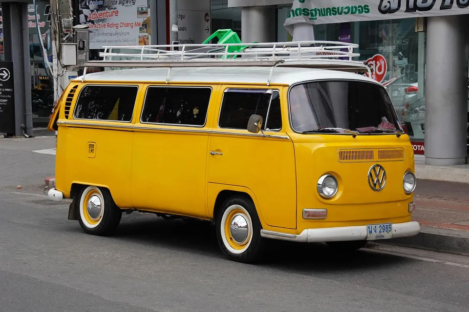 Gelber VW-Bus – unterwegs zum nächsten Projekt